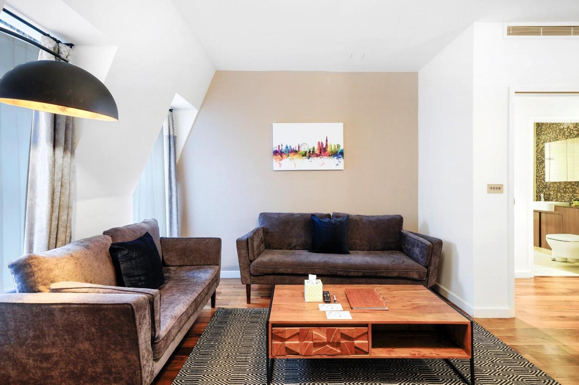 Monument Serviced Apartments By Lovelystay Londen Buitenkant foto